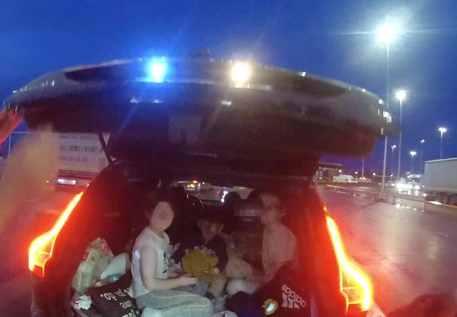 Пограничники обнаружили троих детей в багажнике автомобиля в Таллиннском порту.