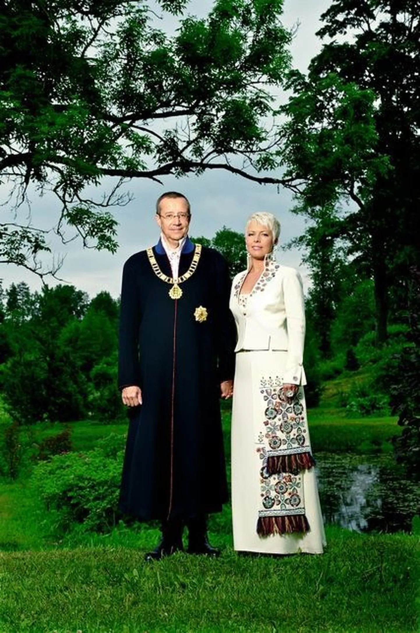 Eesti presidendipaari Toomas Hendrik Ilvese ja Evelin Ilvese ametlik paraadfoto.