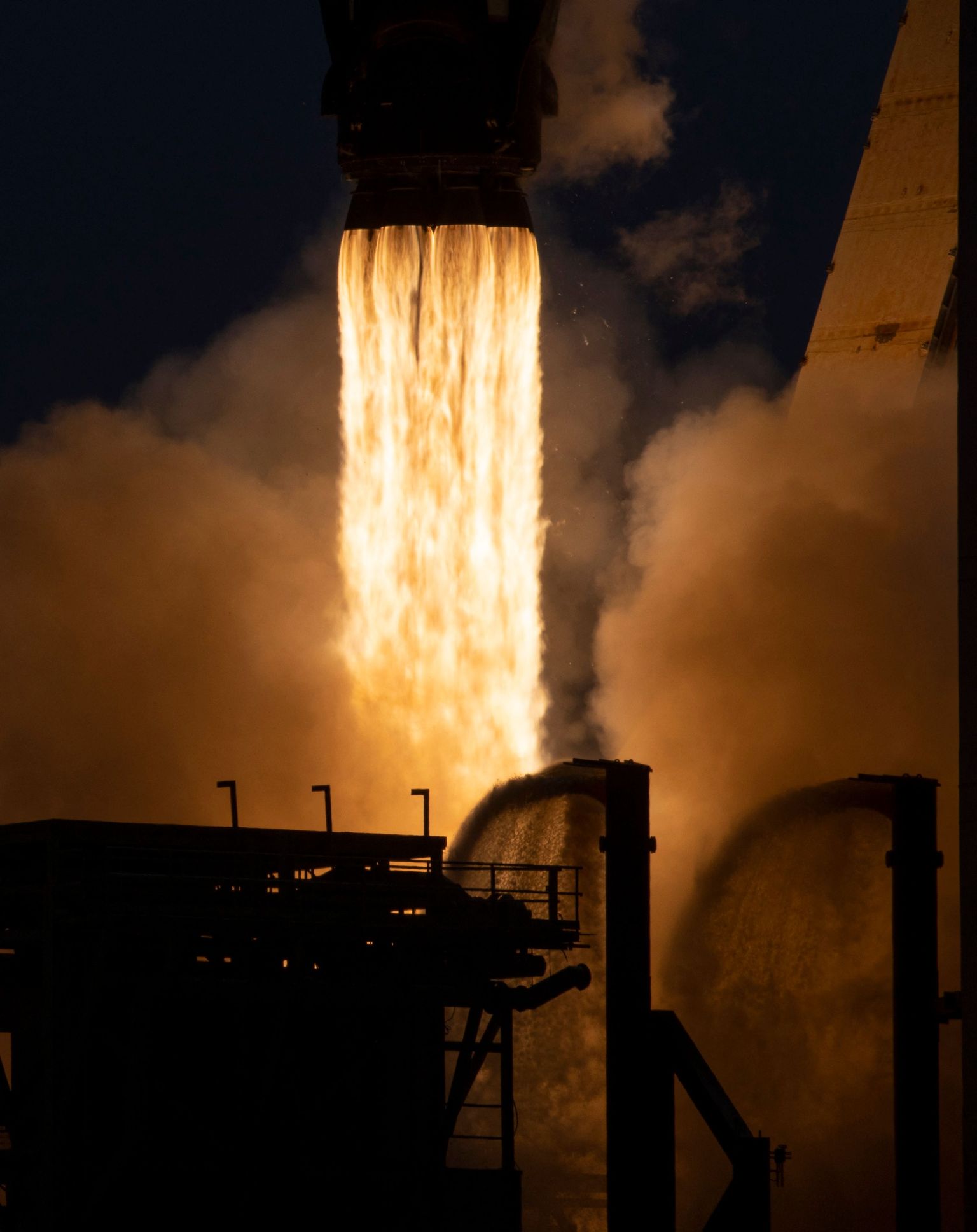 NASA jaunās Mēness misijas raķetes startu plāno 14. novembrī