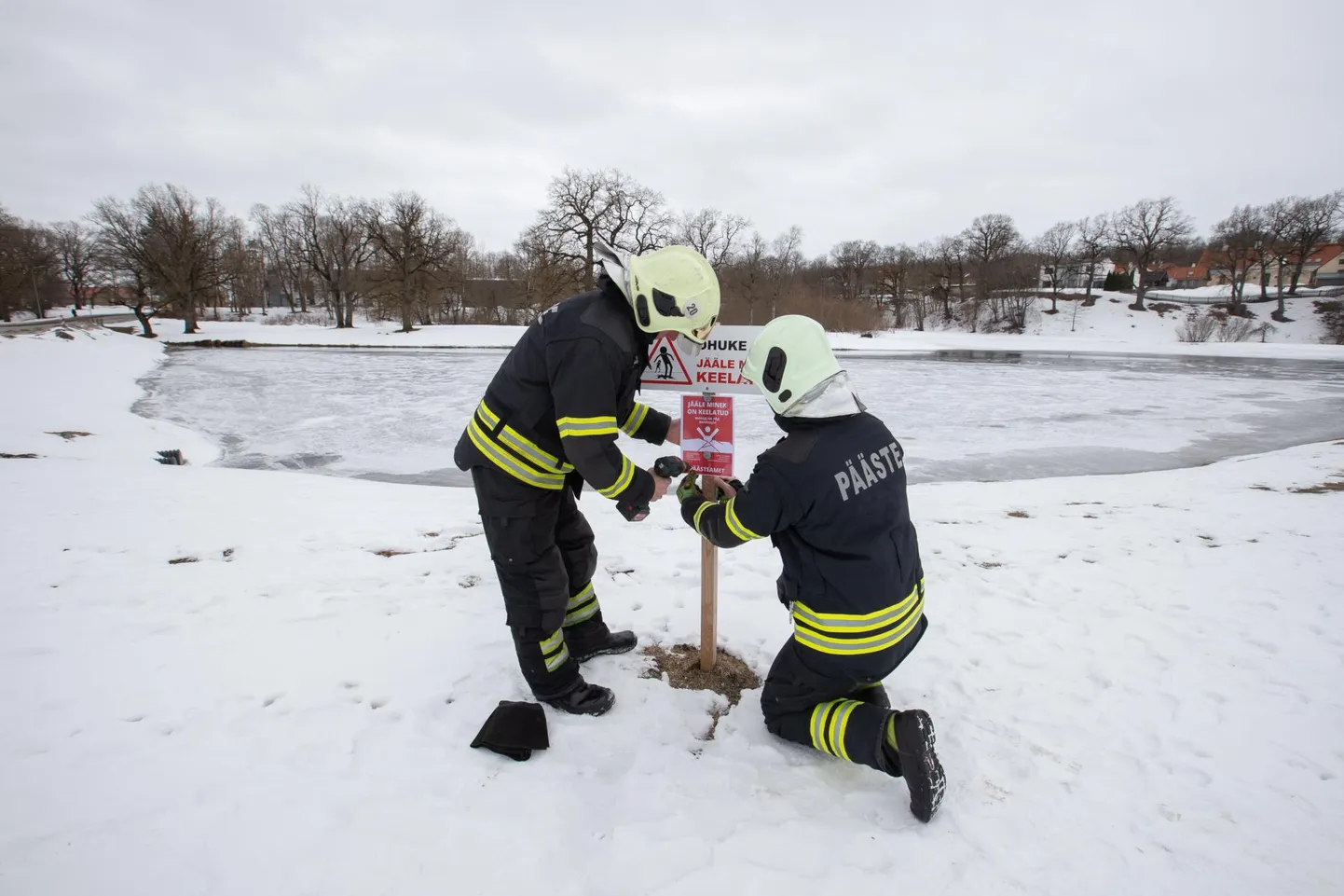 Sel nädalavahetusel panid päästjad maakonna siseveekogude äärde keelumärke, mis teavitavad jääle mineku ohtlikkusest. Teiste seas sai keelumärgi Soolikaoja Rakveres.
