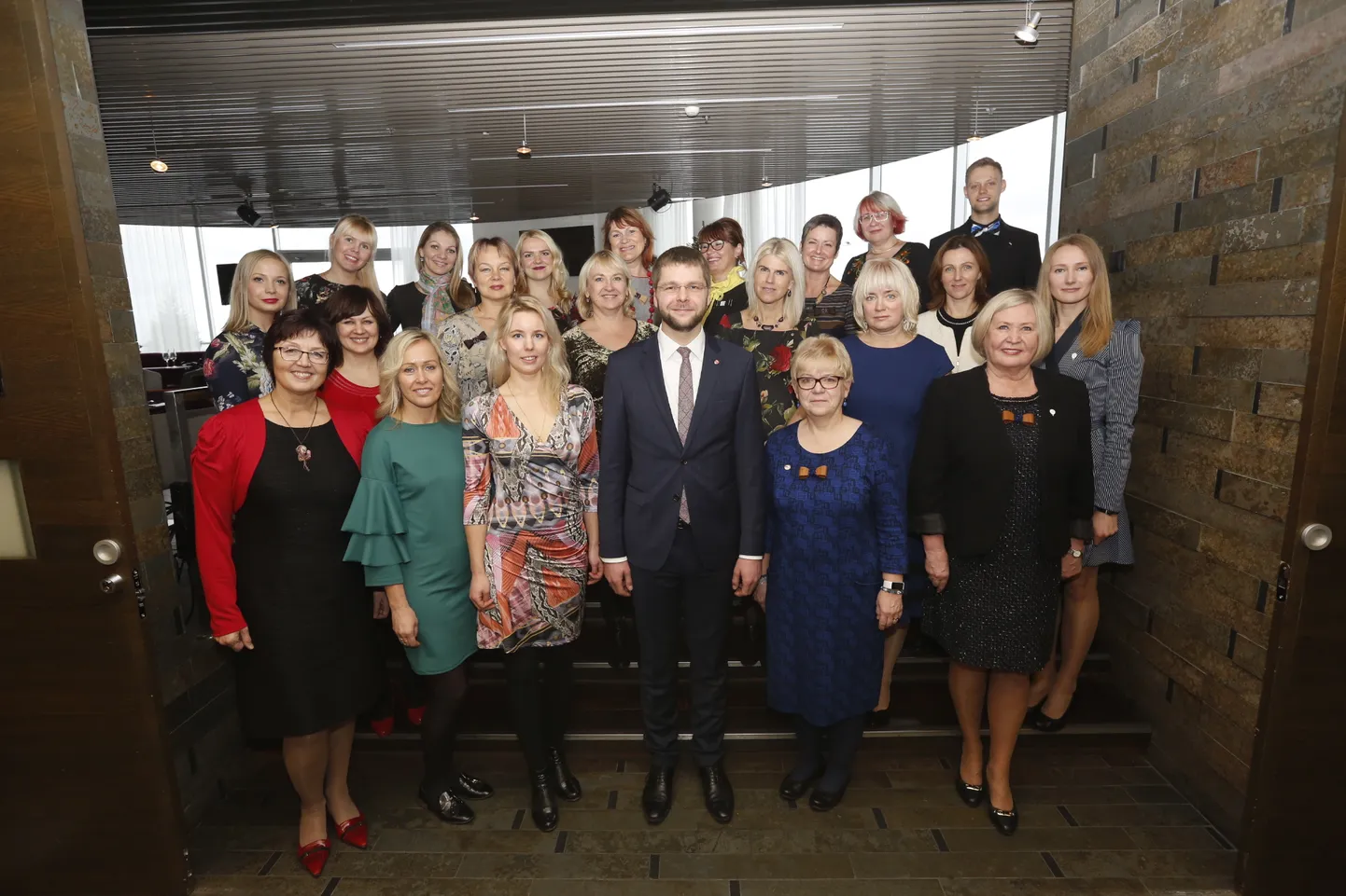 Tervise- ja tööminister Jevgeni Ossinovski tänas maavalitsustes töötanud ning töötavaid terviseedendajaid nende töö eest.