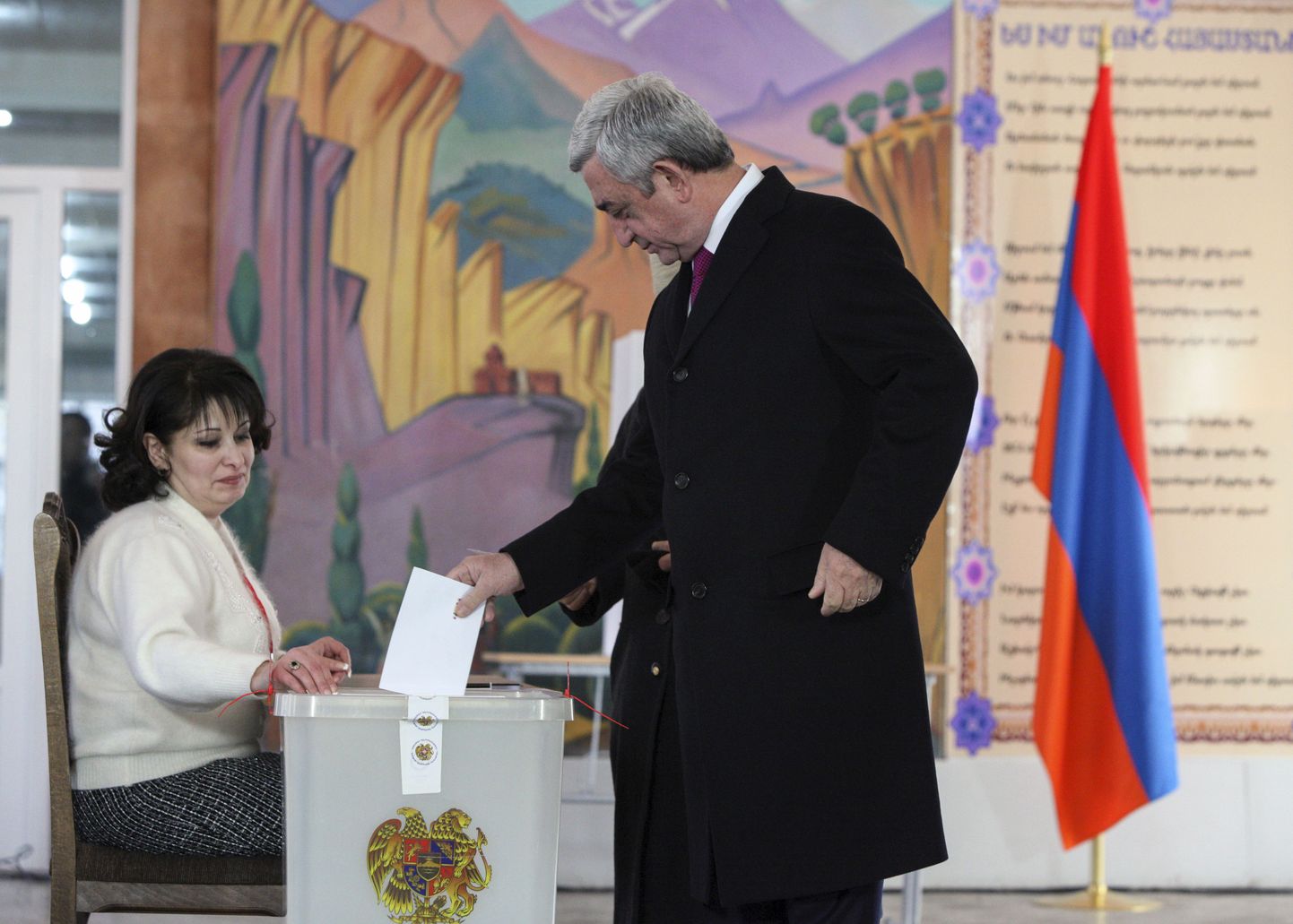 President Serž Sargsjani käis hääletamas pealinnas Jerevanis.
