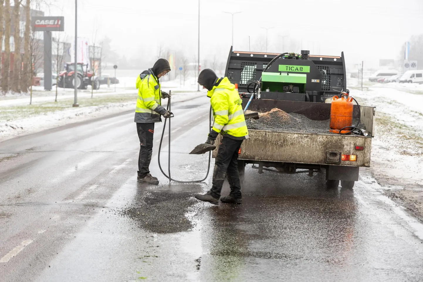 Sel nädalal käisid töömehed taas Viljandi tänavaid parandamas.