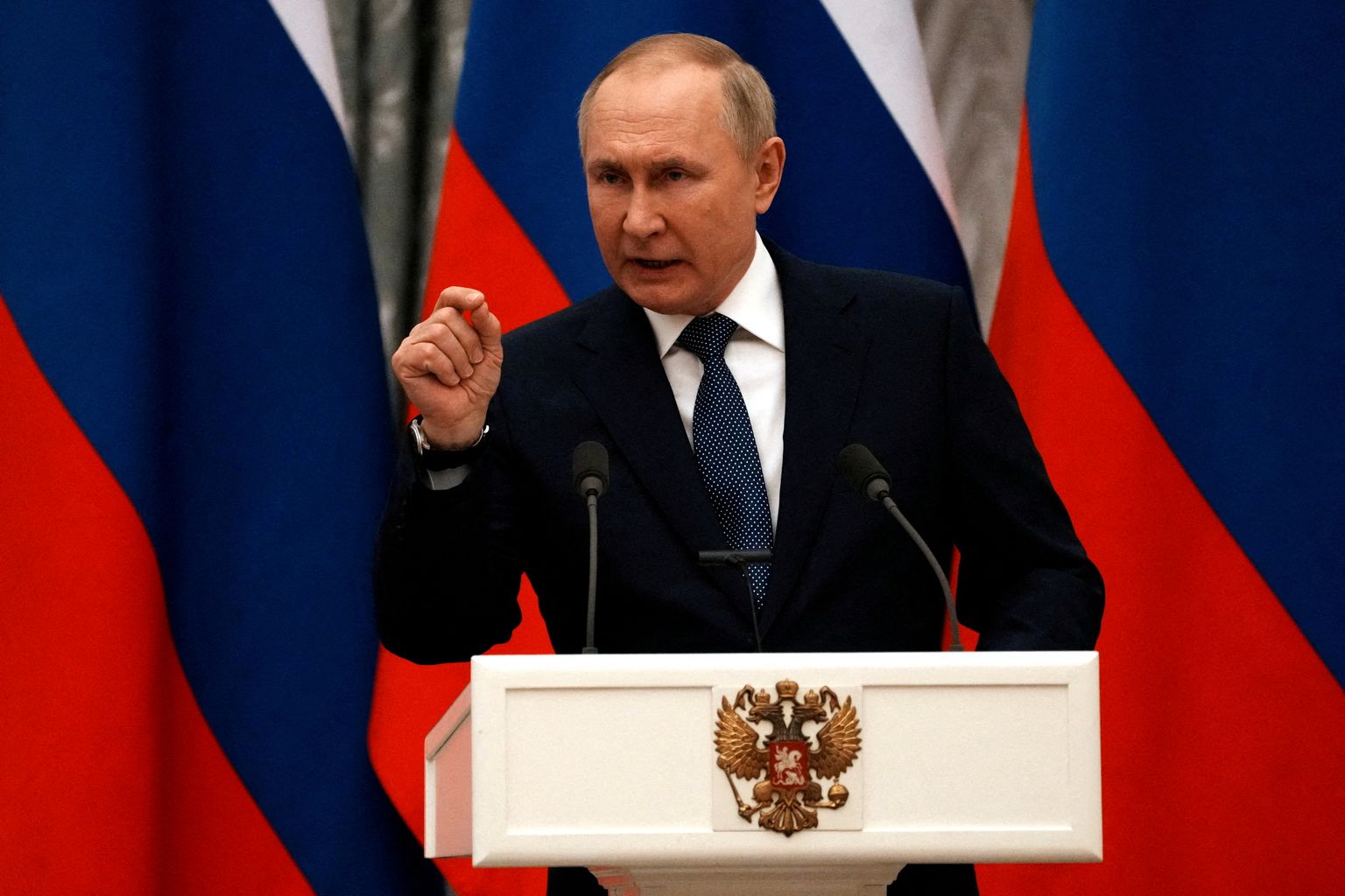Venemaa president Vladimir Putin kõnelemas Prantsuse presidendi Emmanuel Macroniga ühisel pressikonverentsil 7. veebruaril Moskvas