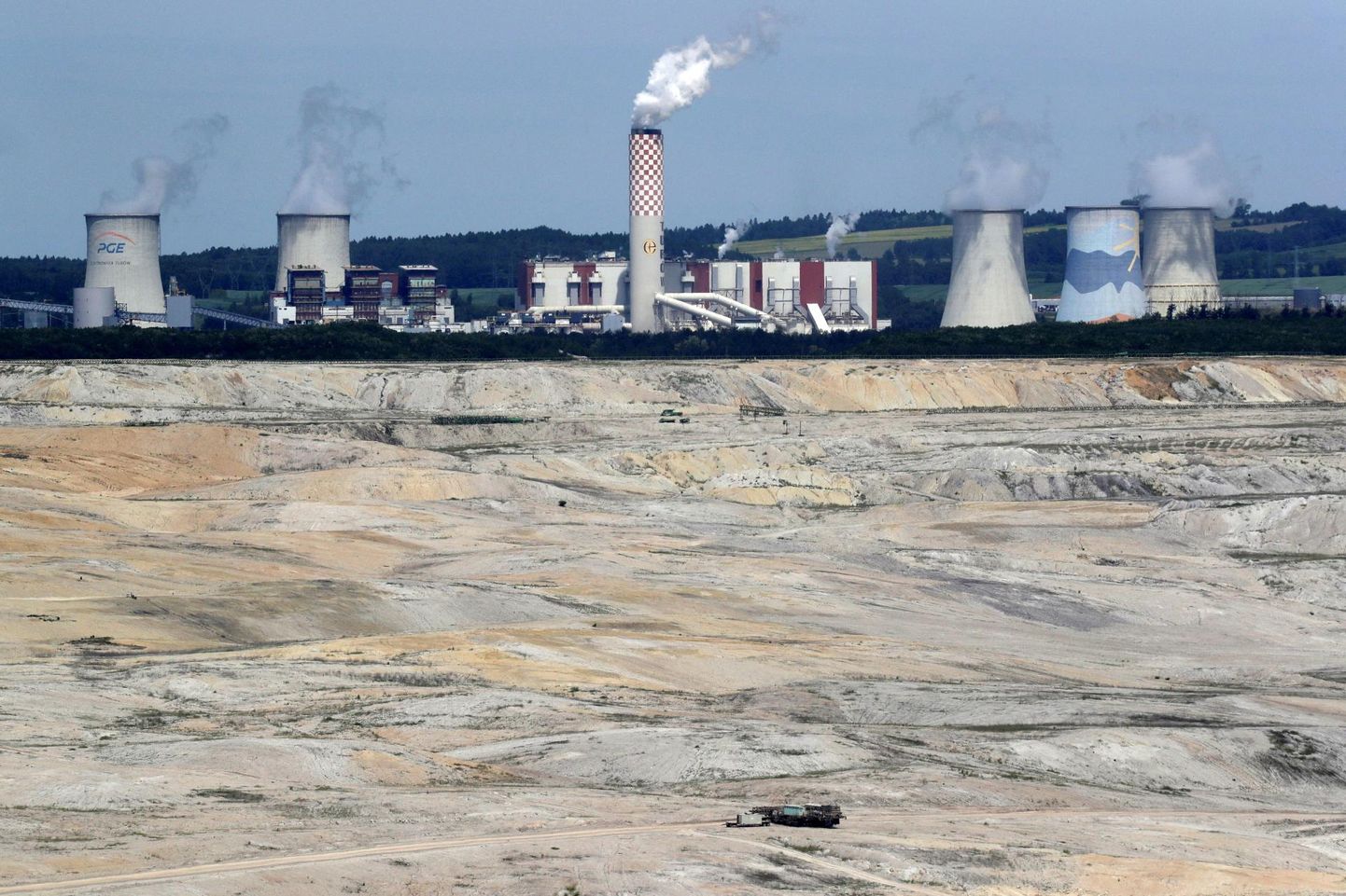 Turówi kaevanduse taga asuv söeküttel töötav elektrijaam, mis tagab elektrit miljonitele poolakatele.
FOTO: David W Cerny/Reuters/Scanpix