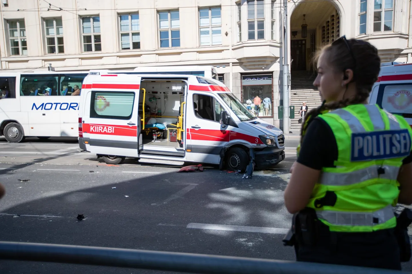 Politseil ja kiirabil on aastas vähe päevi, mil nad ei pea mõne liiklusõnnetuse tõttu väljakutsele sõitma.