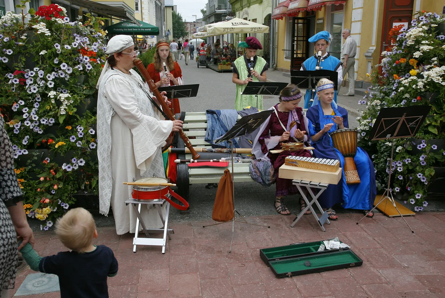 "Augustiunetuse" ajal täitub Pärnu kesklinn tänavamuusikutega.