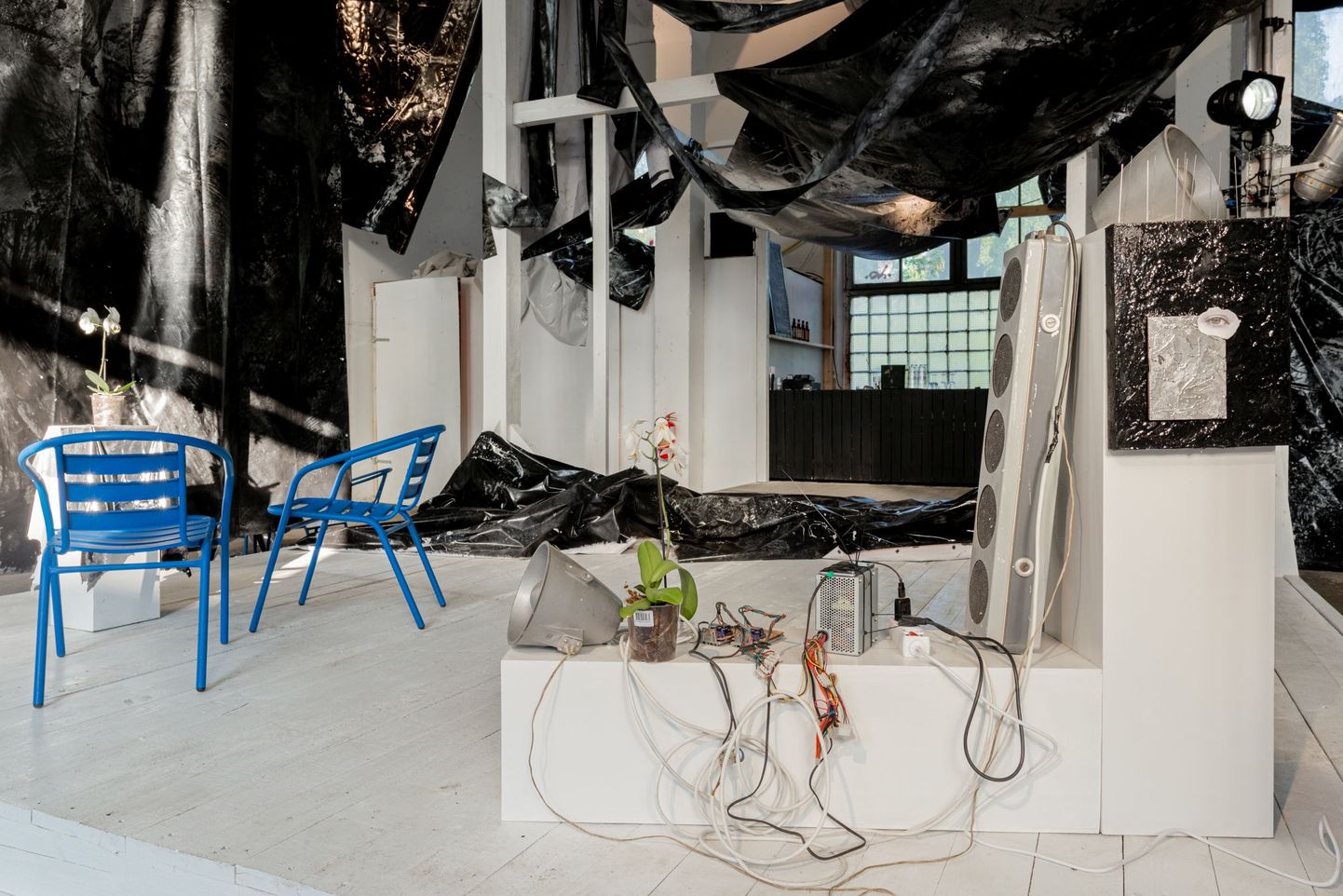 Rūdolfa Štamera izstāde "Balsis manā galvā" TUR mākslas telpā Tallinas kvartālā