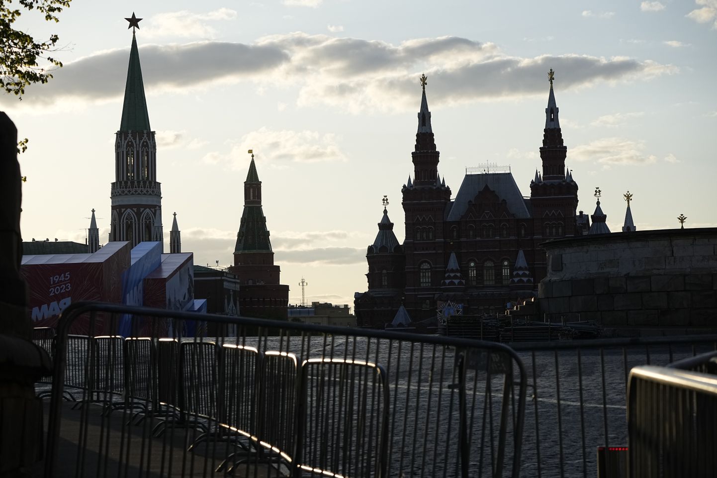 Кремль и закрытая Красная площадь