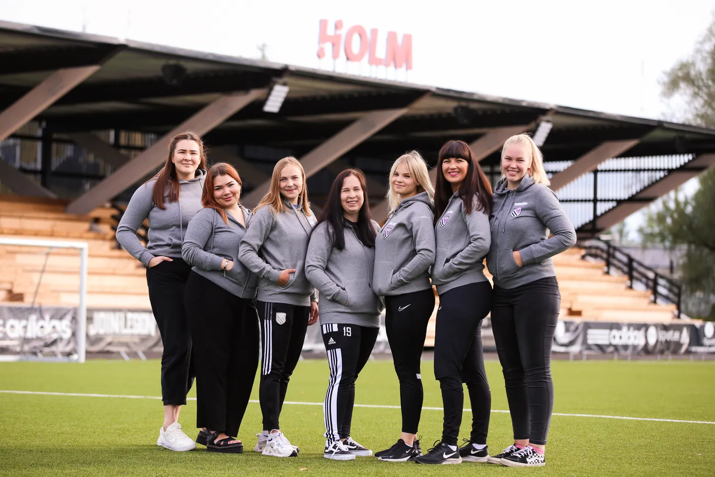 Tartu NJK Electra loomise taga on Roosi Kann (vasakult), Elza Lutt, Marie Saar, Keili Tõnisson, Taisi-Kadi Tokman, Kristiina Roht ja Emmeliine Kalvik.