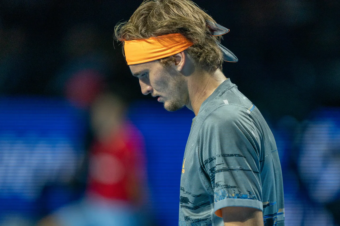 Saksamaa tennisist Alexander Zverev sai Šveitsis Baseli ATP turniiril väga valusa avaringi kaotuse.