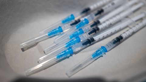 Covid-19 vastast vaktsiini planeeritakse viirushooajal vaid riskirühmadele