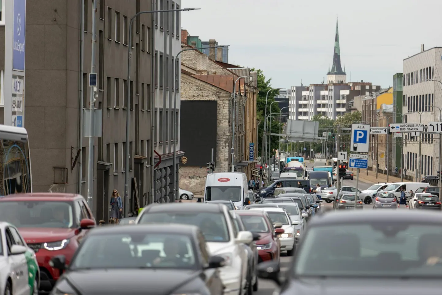 Kavandatav automaks on mõeldud eelarve täitmiseks, mitte ummikute vähendamiseks ja sõidukipargi uuendamiseks.