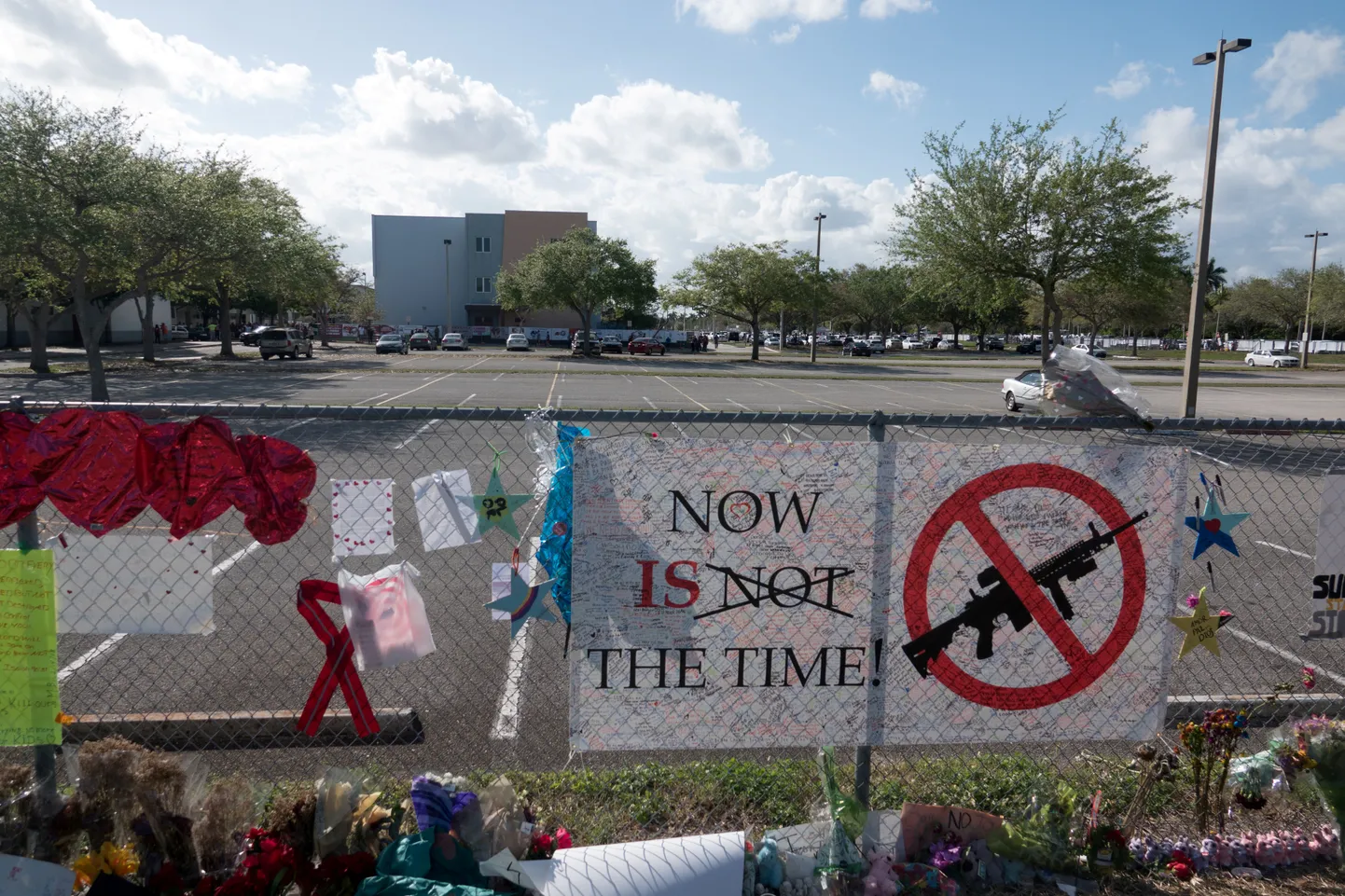 Parklandi keskkool Floridas, kus veebruaris hukkus koolitulistamises 17 inimest.