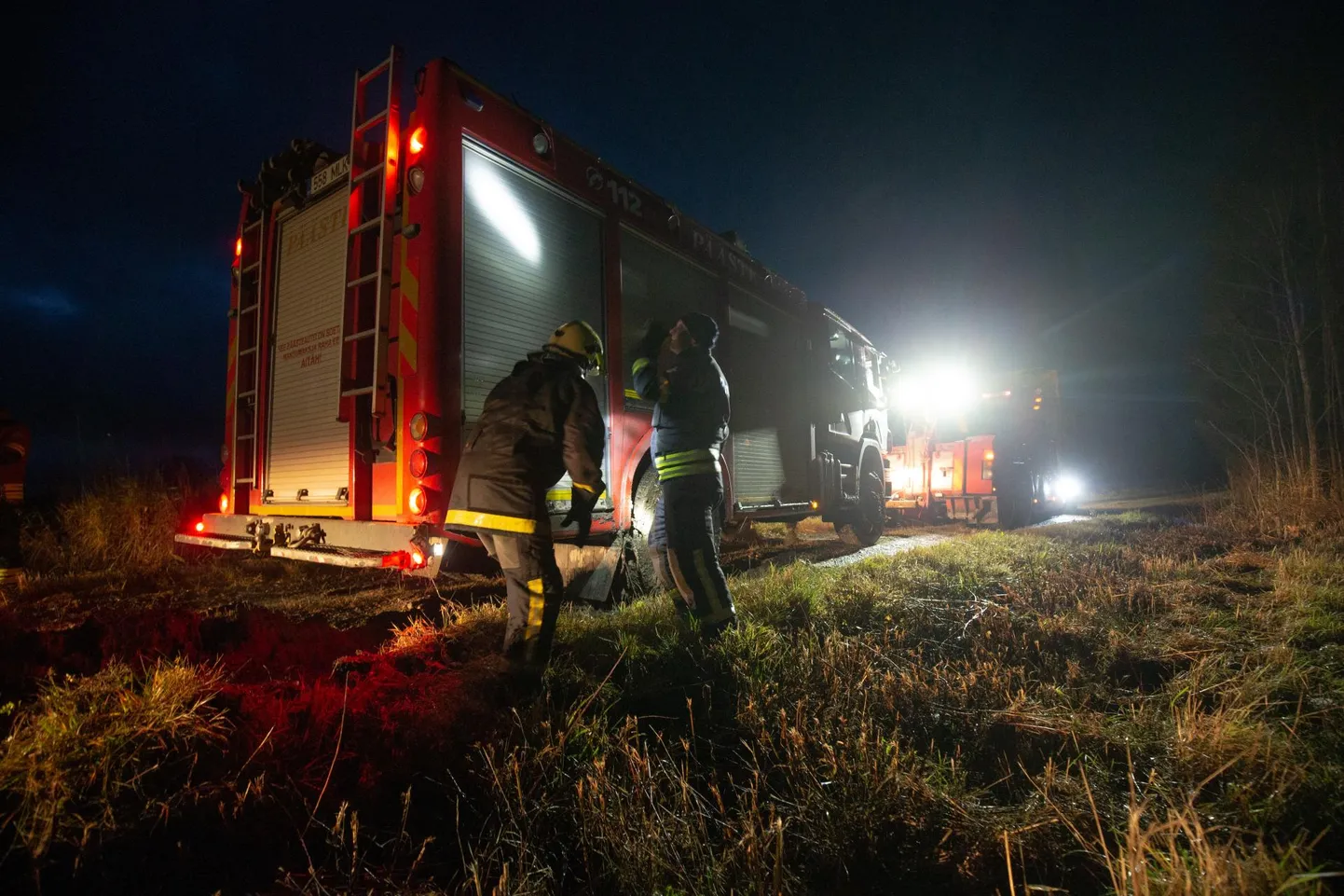 Ööl vastu kolmapäeva aitasid päästjad Abja-Paluojal vana raudteetammi äärele kinni jäänud maasturi teele tagasi. Foto on illustratiivne.