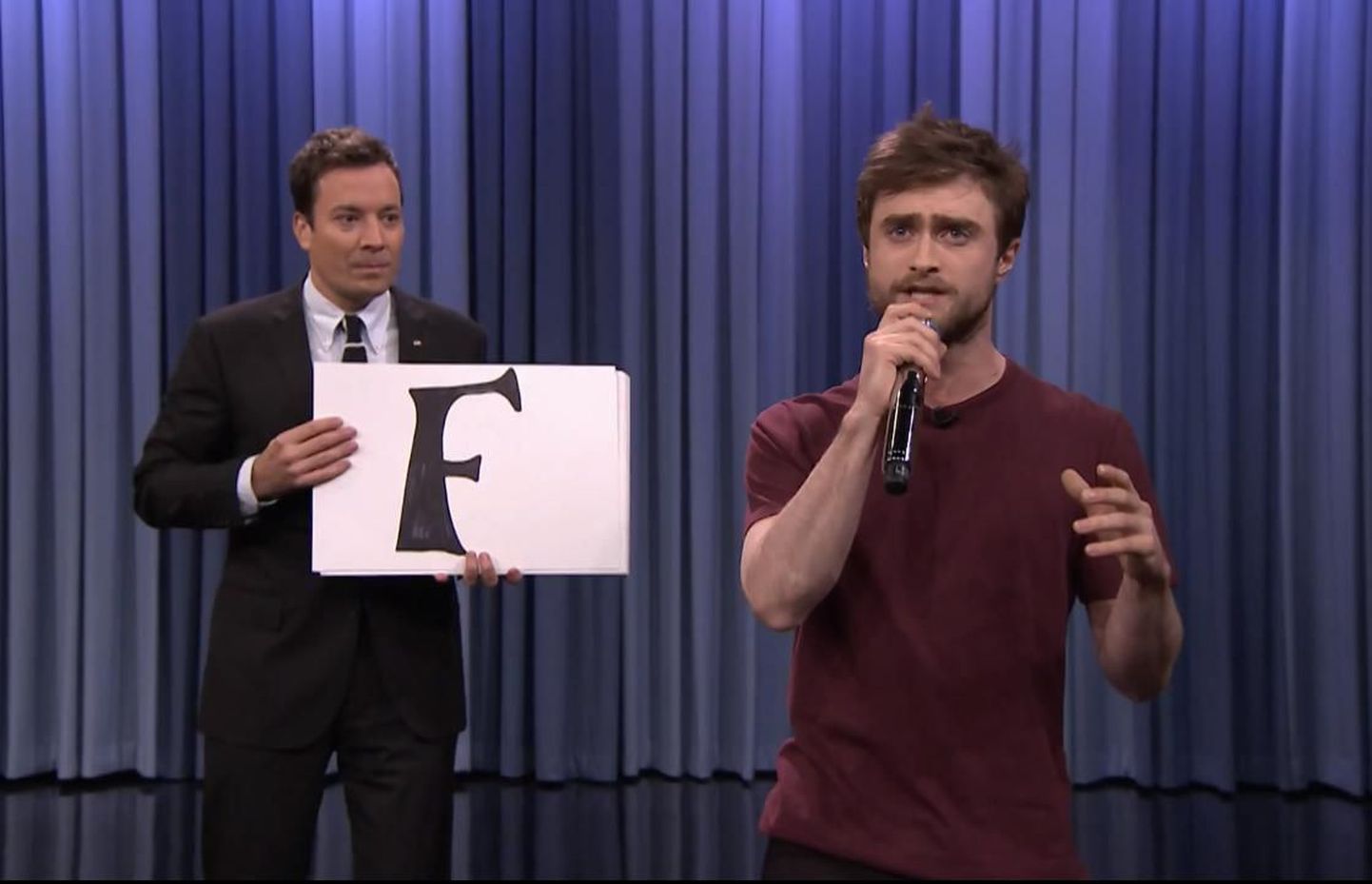 Jutusaade «The Tonight Show»: saatejuht Jimmy Fallon ja räppiv näitleja Daniel Radcliffe