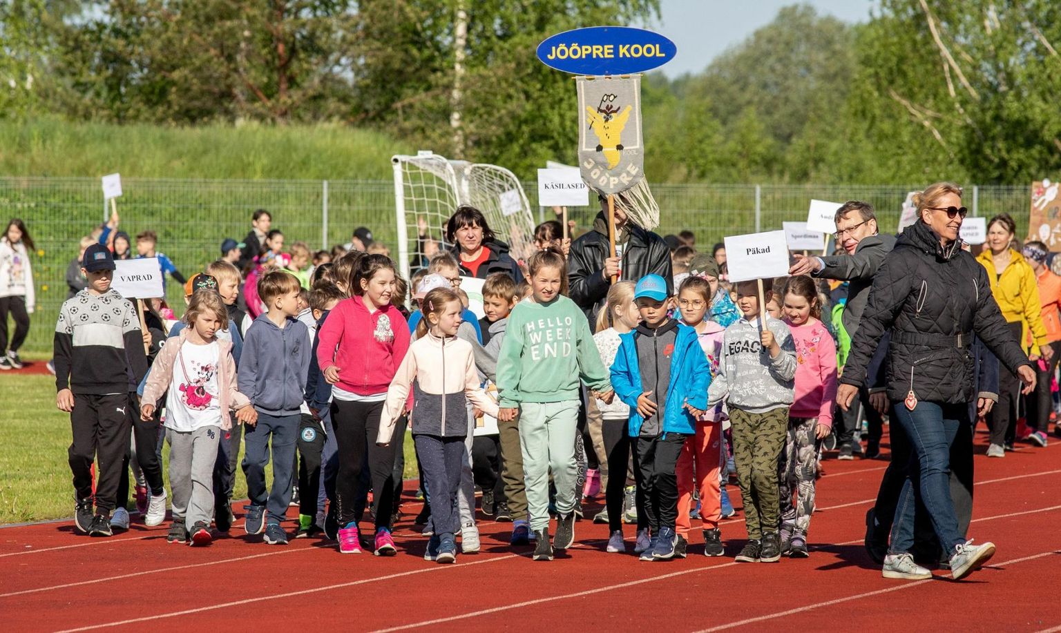 Päev algas rongkäiguga, milles osales umbes 400 õpilast Audru, Jõõpre ja Lindi koolist, kes marssisid üheskoos kooli staadionile, kus toimus pidulik avatseremoonia.