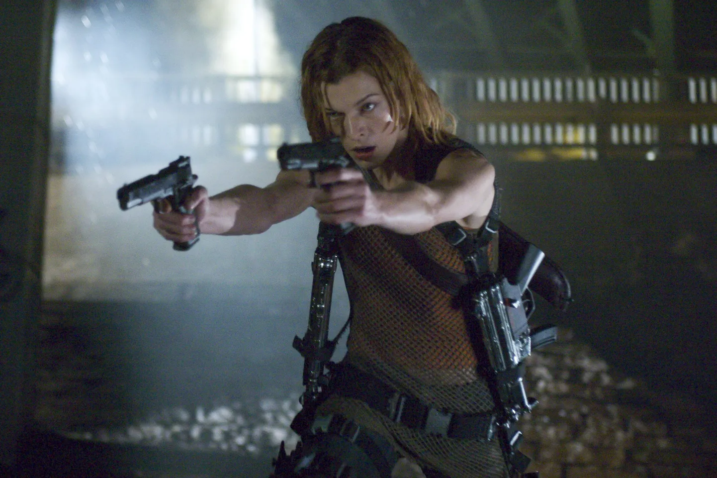 RESIDENT EVIL: APOCALYPSE RESIDENT EVIL: APOCALYPSE MILLA JOVOVICH     Date: 2004