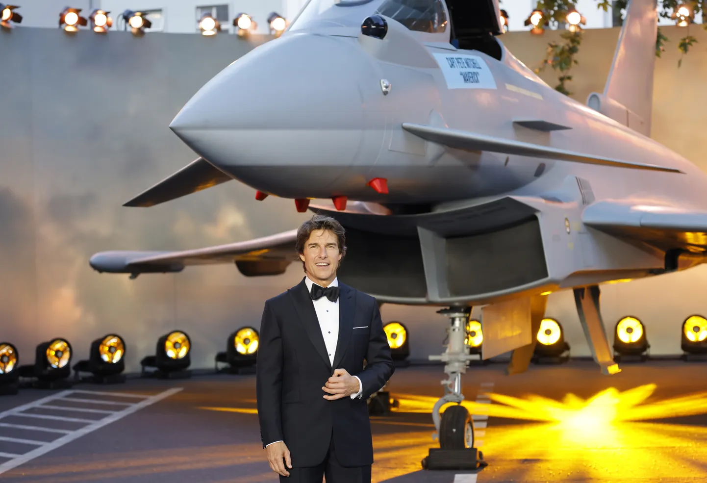 Näitleja Tom Cruise esitles uut "Top Gun" filmi Euroopas, sealhulgas Londonis.