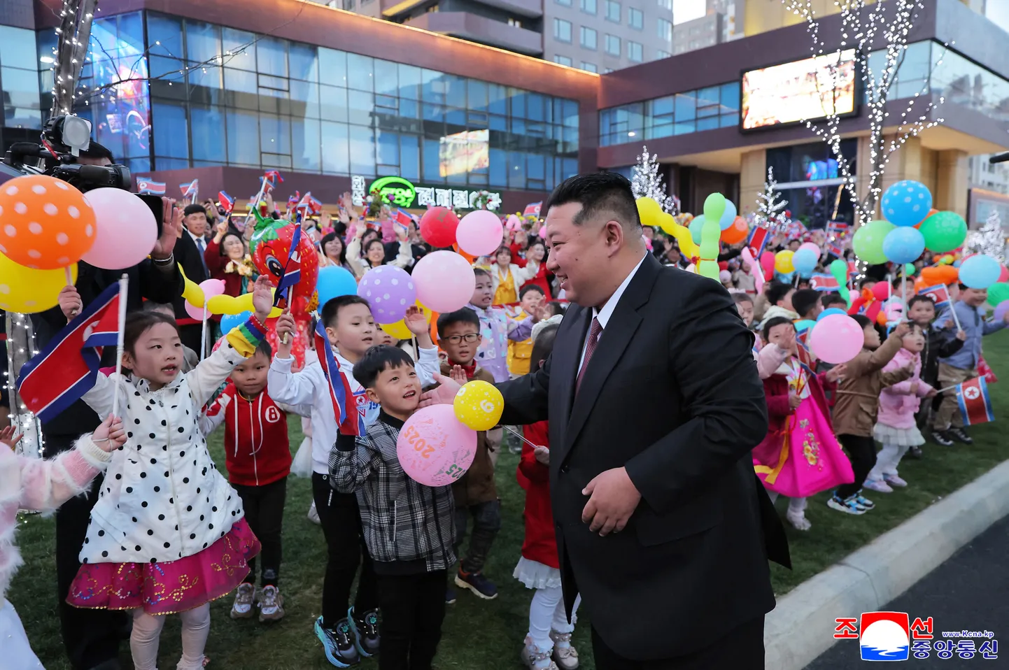 Venemaalt saadud rahalist panust hinnatakse vahemikku 20-25 miljardit dollarit, mis on ilmselt suurem maht kui Korea RDV aastane eelarve.