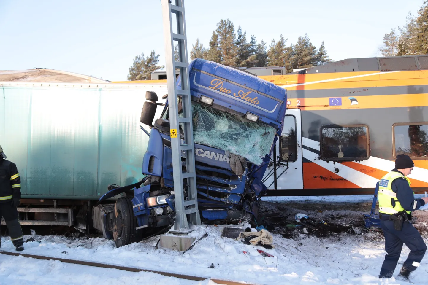 Столкновение поезда с грузовиком в Кульна.