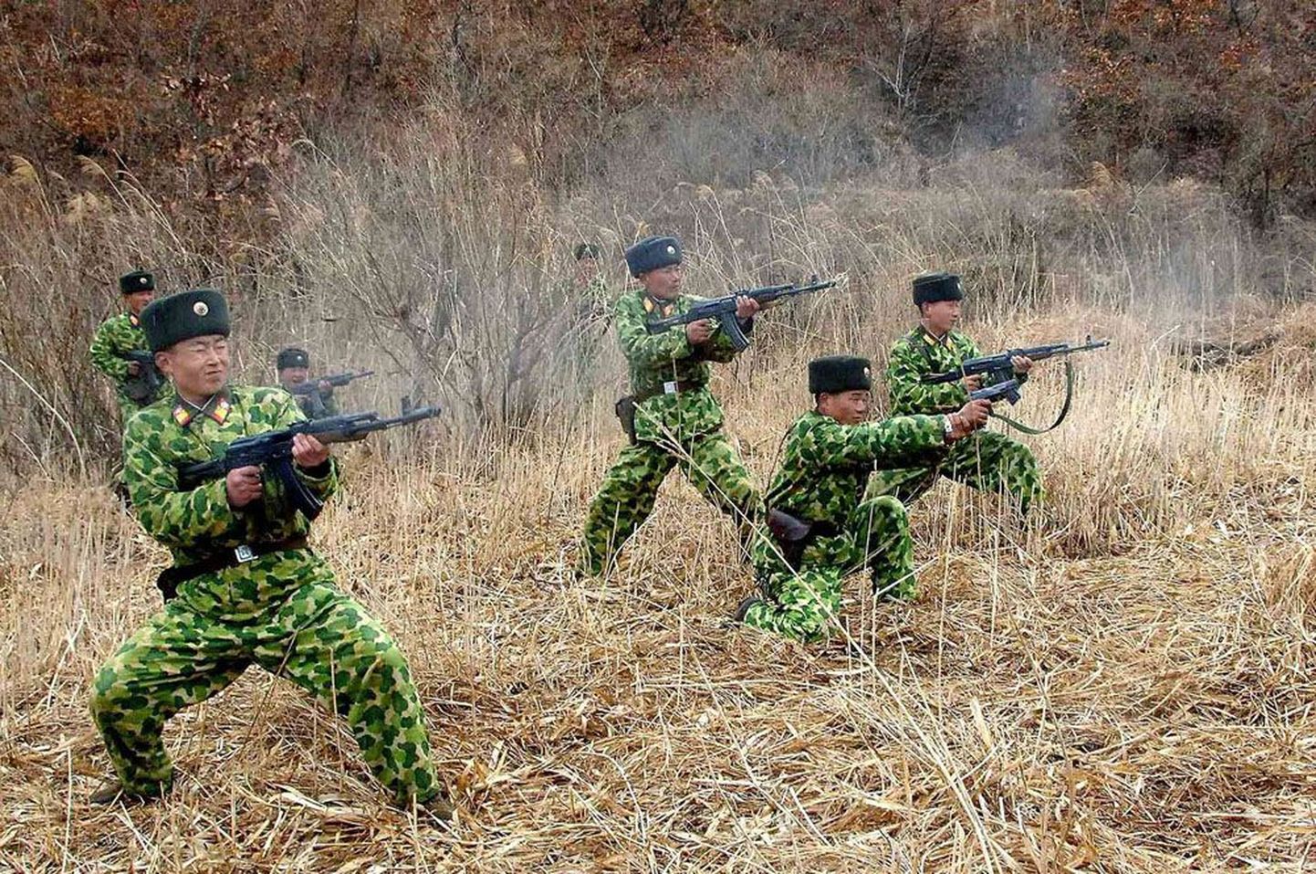 Põhja-Korea rahvaarmee sõdurid 11. märtsil avaldatud fotol. Samal päeval algasid USA ja Lõuna-Korea sõjaväeõppused, mispeale Pyongyang taganes Korea sõja relvarahust.