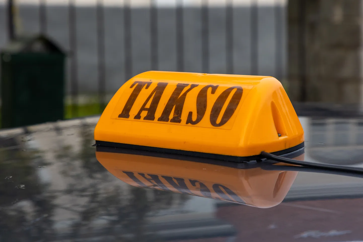 Taksojuht ründas klienti Annelinnas laupäeval. Juhtumi asjaolud on täpsustamisel.