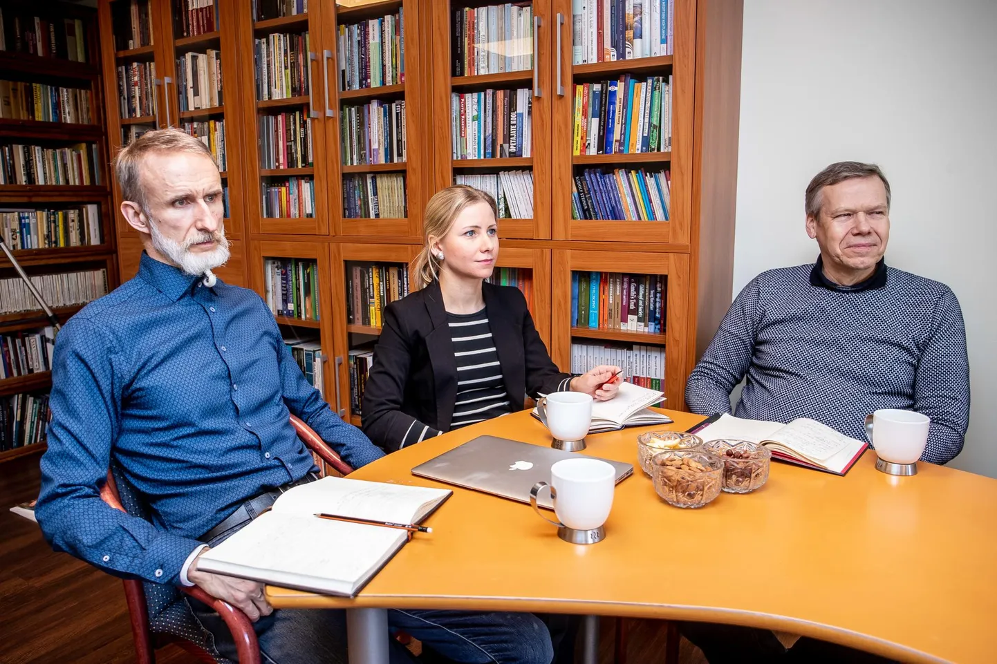 Aivar Haller (vasakult), Kristiina Esop ja Tiit Urva vestlusringis.