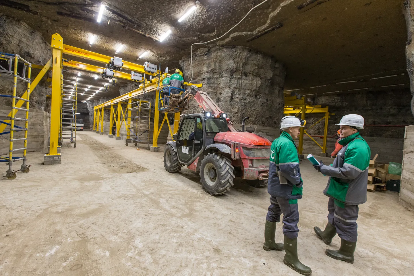 Maa-aluses töökojas on pinda 3000 ruutmeetrit.  MATTI KÄMÄRÄ