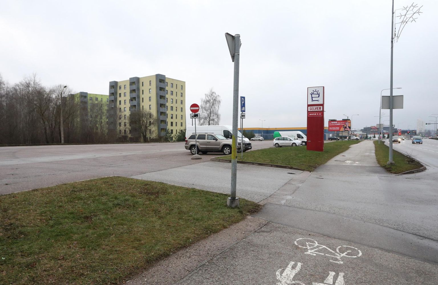 Tallink on huvitatud Kada teel asuvast parklast, kuhu võib kerkida Tartu esimene Burger Kingi söögikoht.