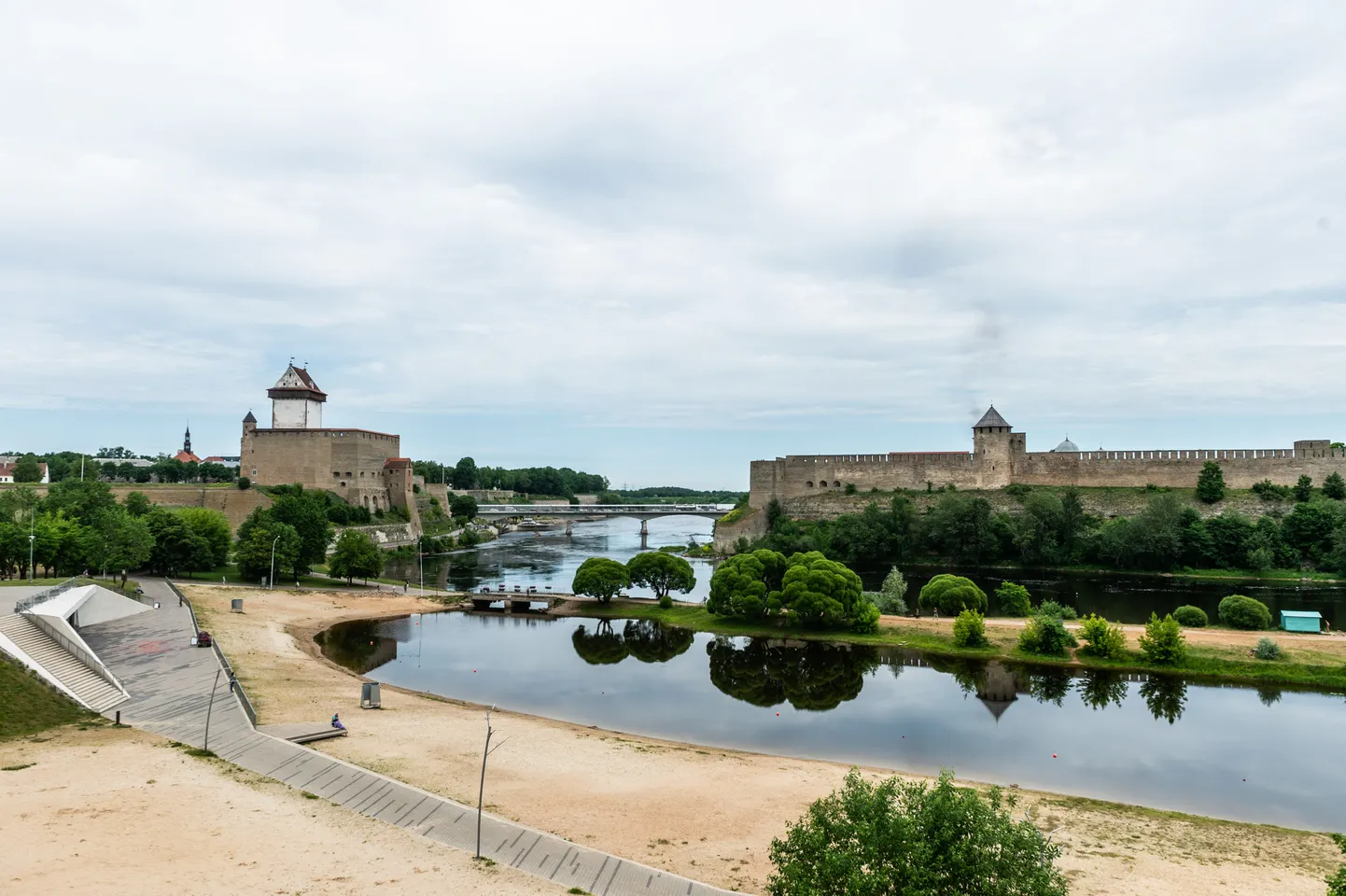 Vaade Narva ja Ivangorodi linnustele.