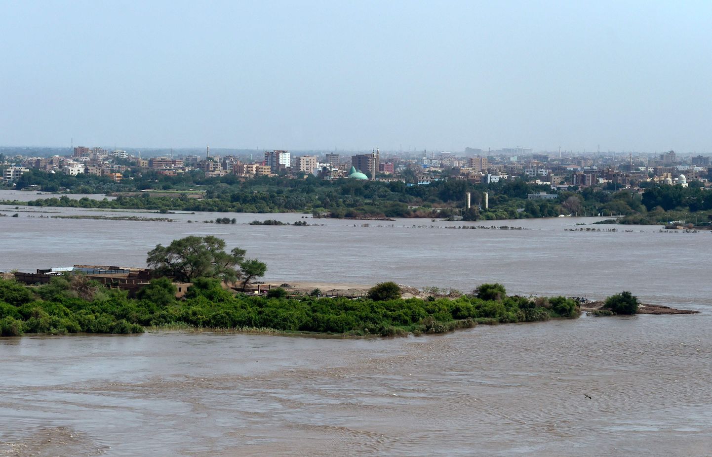 Tulvaveed Hartumi äärealadel.