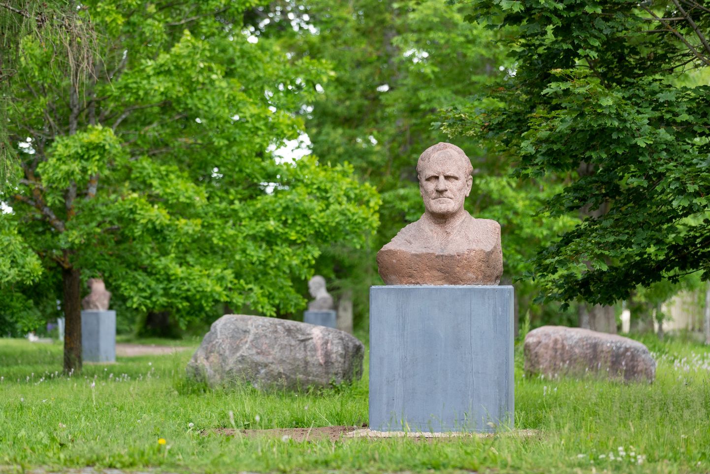 В результате сотрудничества Эстонского национального музея и Тартуского художественного музея на территории парка поместья Раади откроется парк скульптур.