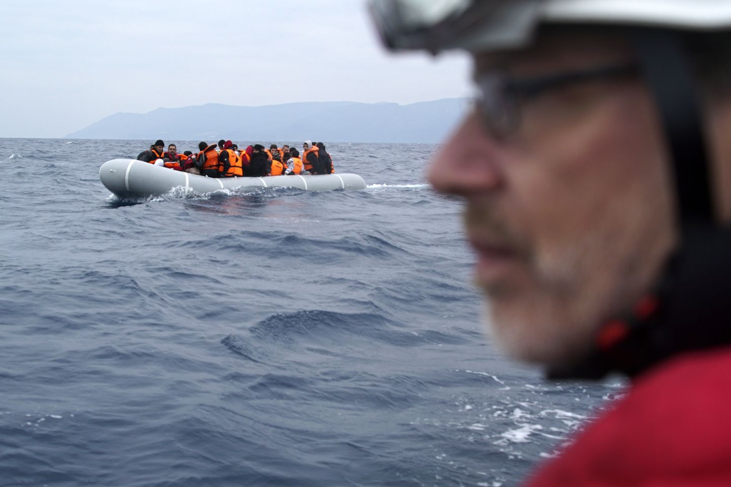 Migrandipaat lähenemas eile Kreekasse Lesbose saarele.
