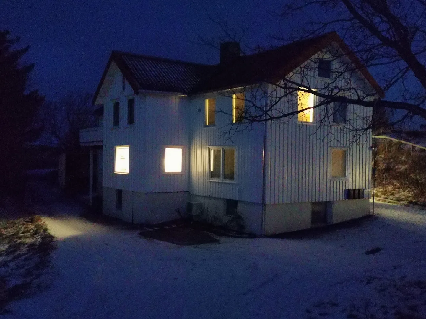 Loomeresidentuuri hoone Rangøy saarel.