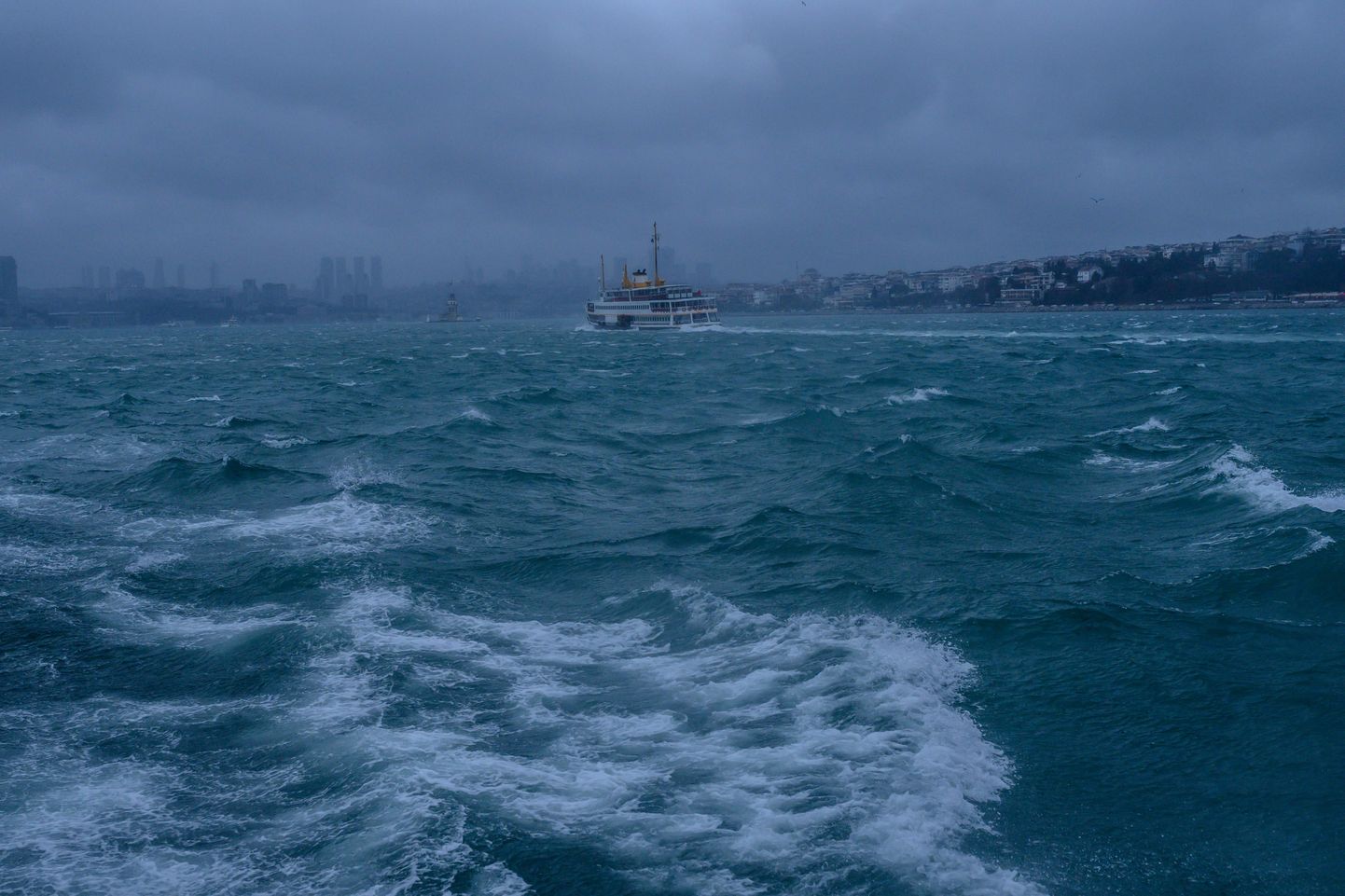 Tormine rannik Istanbulis.