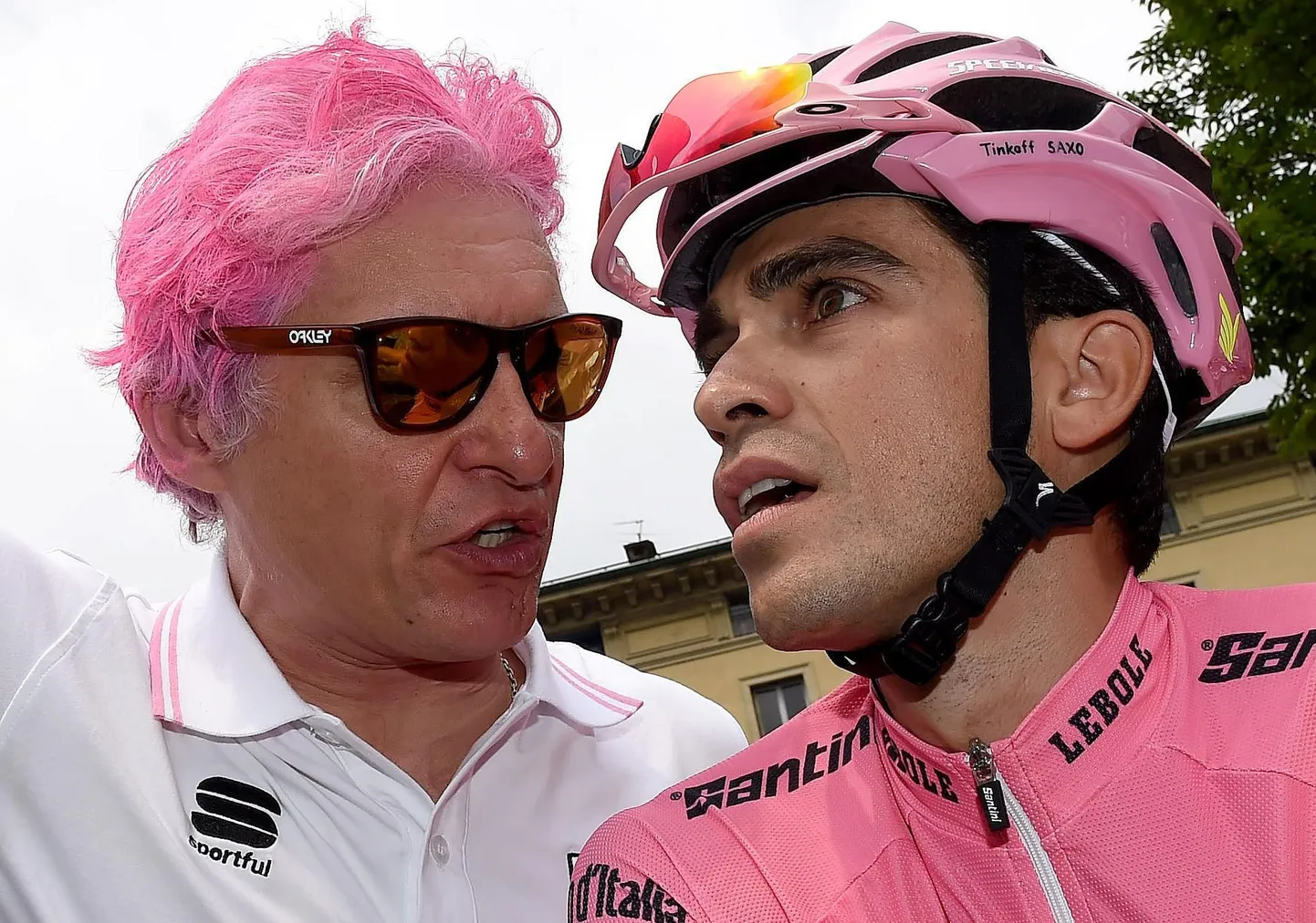 Roosaks värvitud juustega Oleg Tinkov ja Alberto Contador.