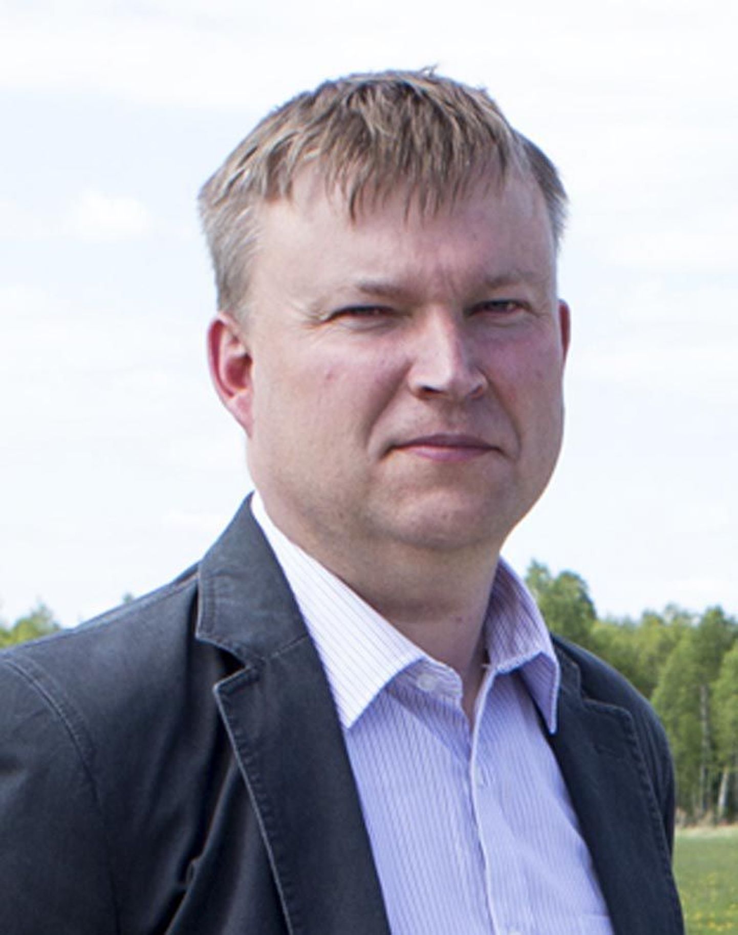 Kolga-Jaani valla kodanik Rivo Aren on vallavalitsuses töötanud peaaegu 20 aastat ning nüüd valiti ta vallavanemaks.