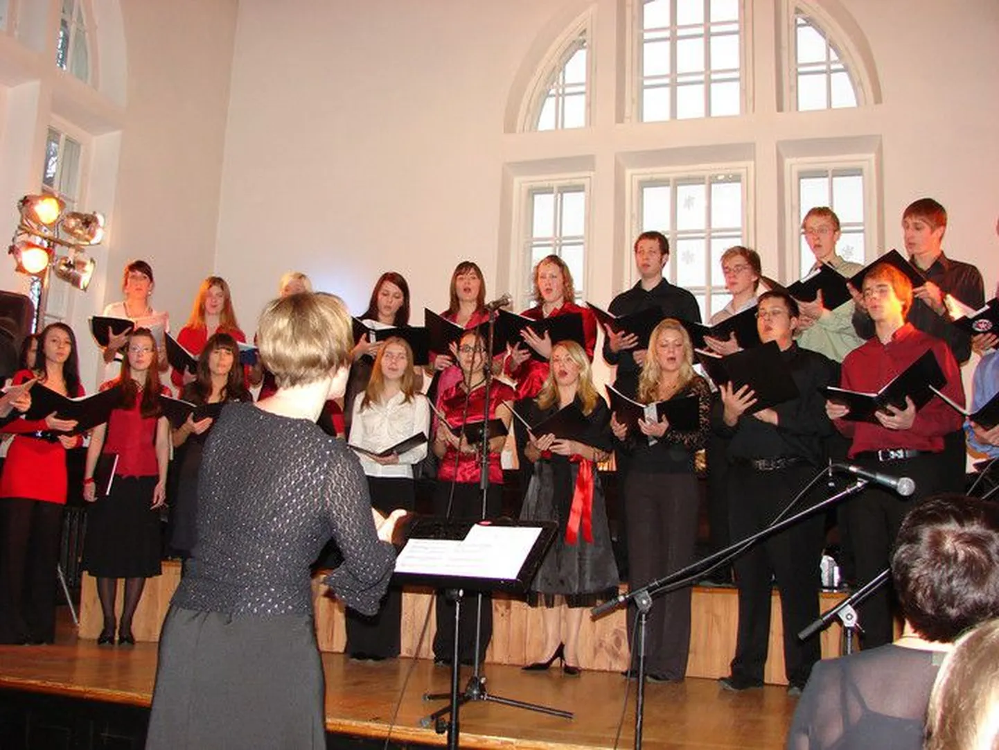 Pärnu noortekoor.