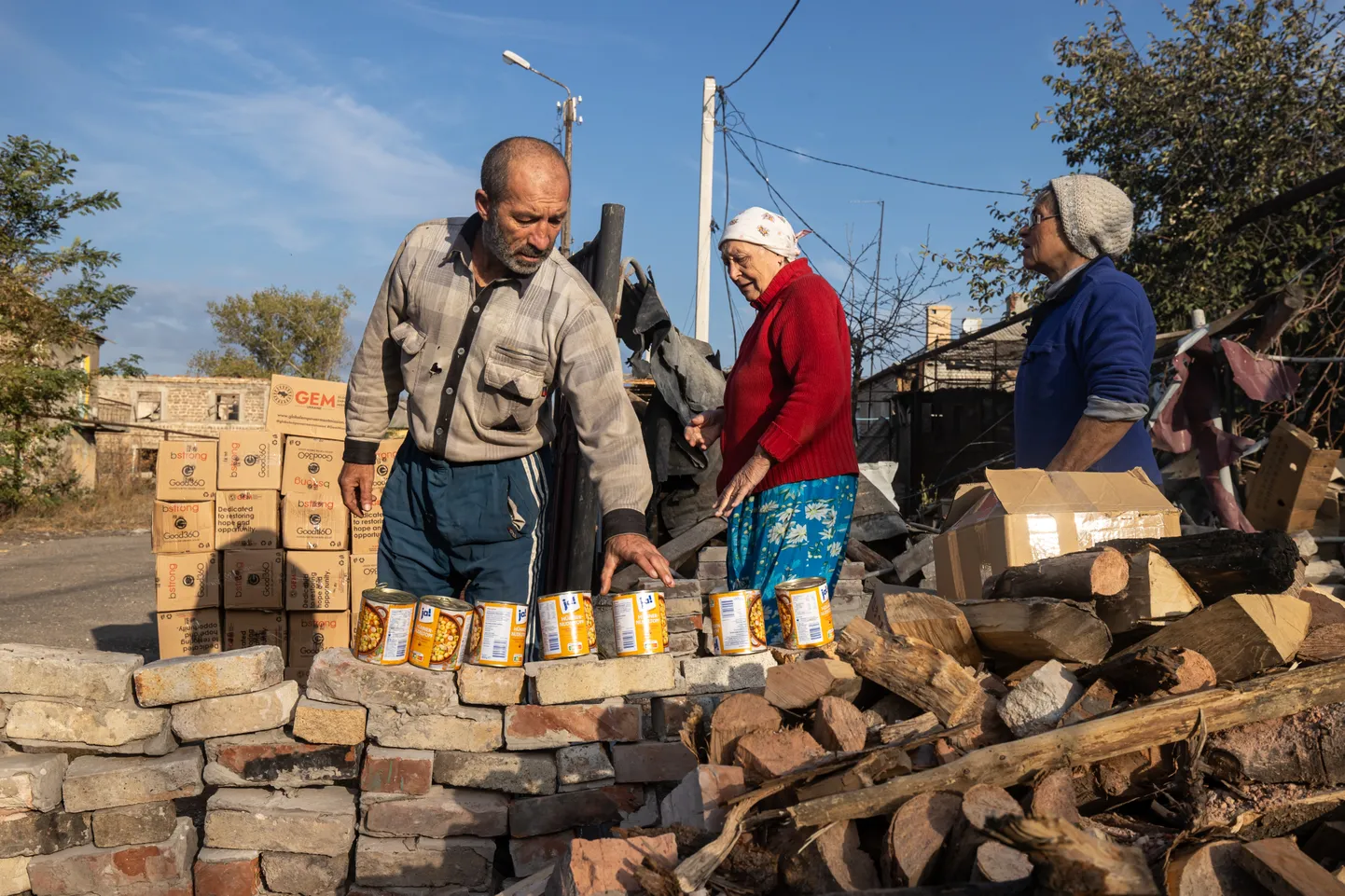 12.10.2024 Tšassiv Jar, Donetski oblast. Humanitaarabi viimine viimastele Tšassiv Jari elanikele.