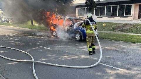 Põlev mopeedauto ähvardas süüdata kortermaja