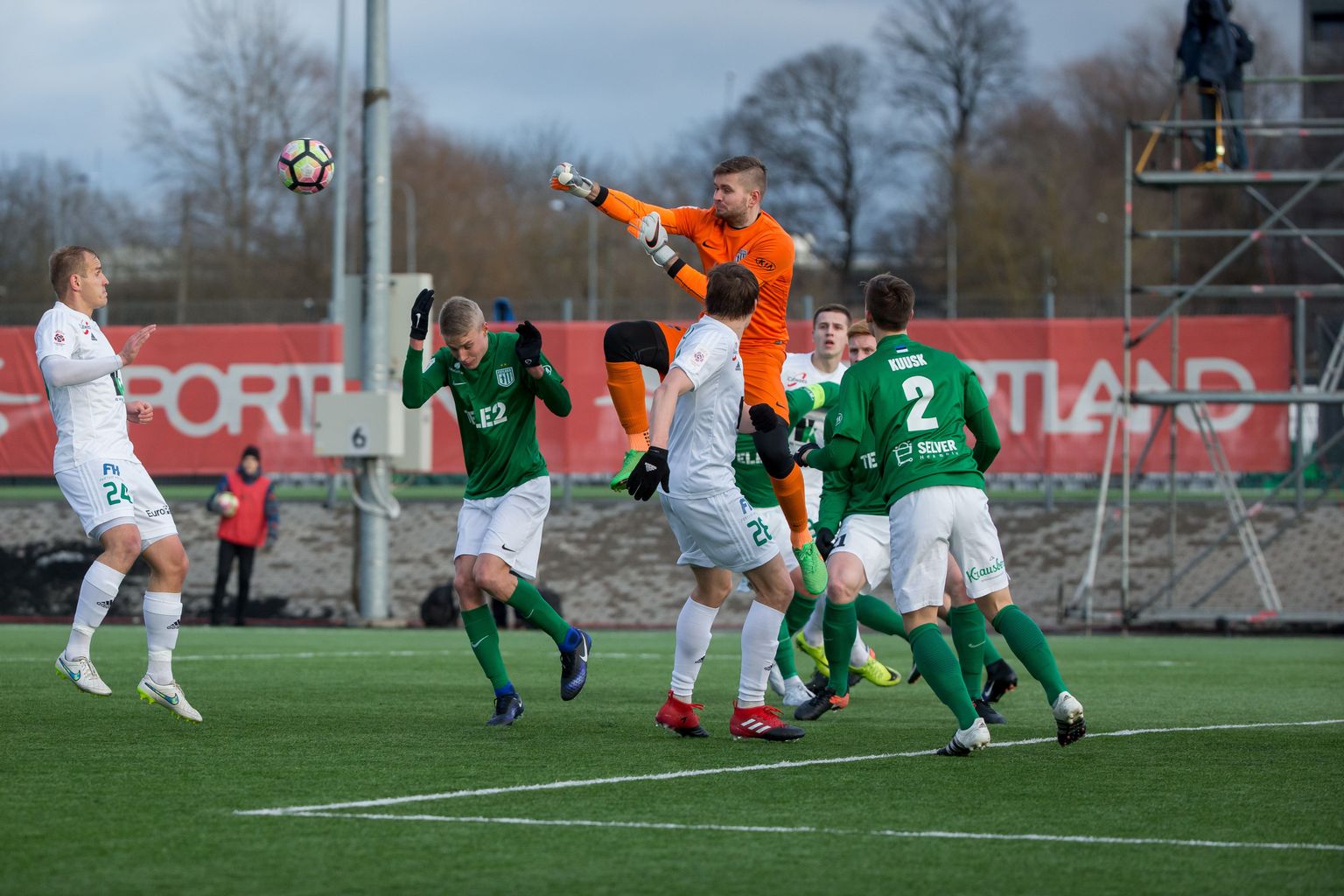 Eesti jalgpalli meistriliiga avavooru kõige oodatumas vastasseisus kohtusid FC Flora ja Tallinna Levadia. Mäng lõppes 1:1 viigiga.