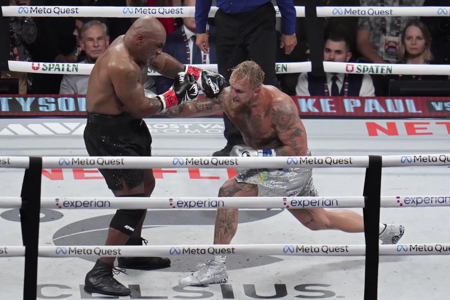 Mike Tyson (vasakul) ja Jake Paul.