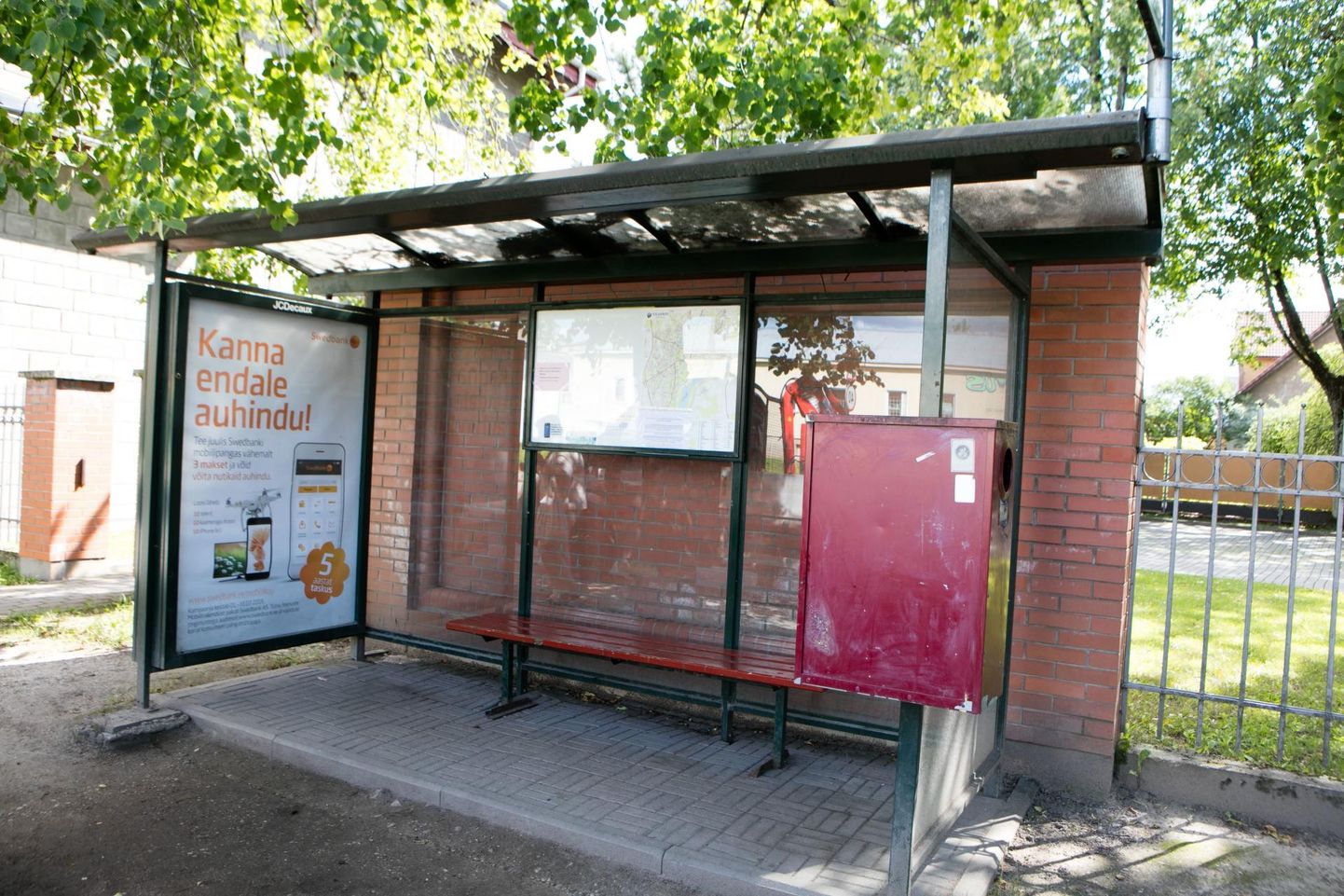 28 Viljandi bussipeatust saab uue ootekoja.