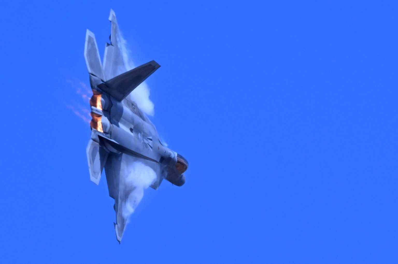 USA hävitaja F-22 Raptor, näidislend Austraalias, 3 märtsil 2023. a.