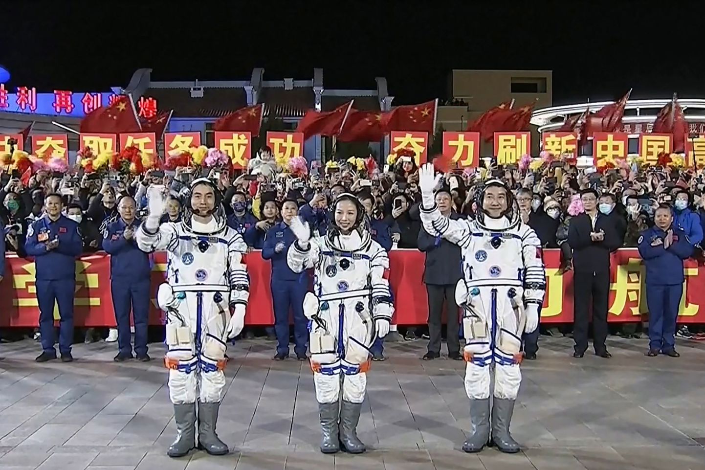 Hiina astronautide teelesaatmise tseremoonia.