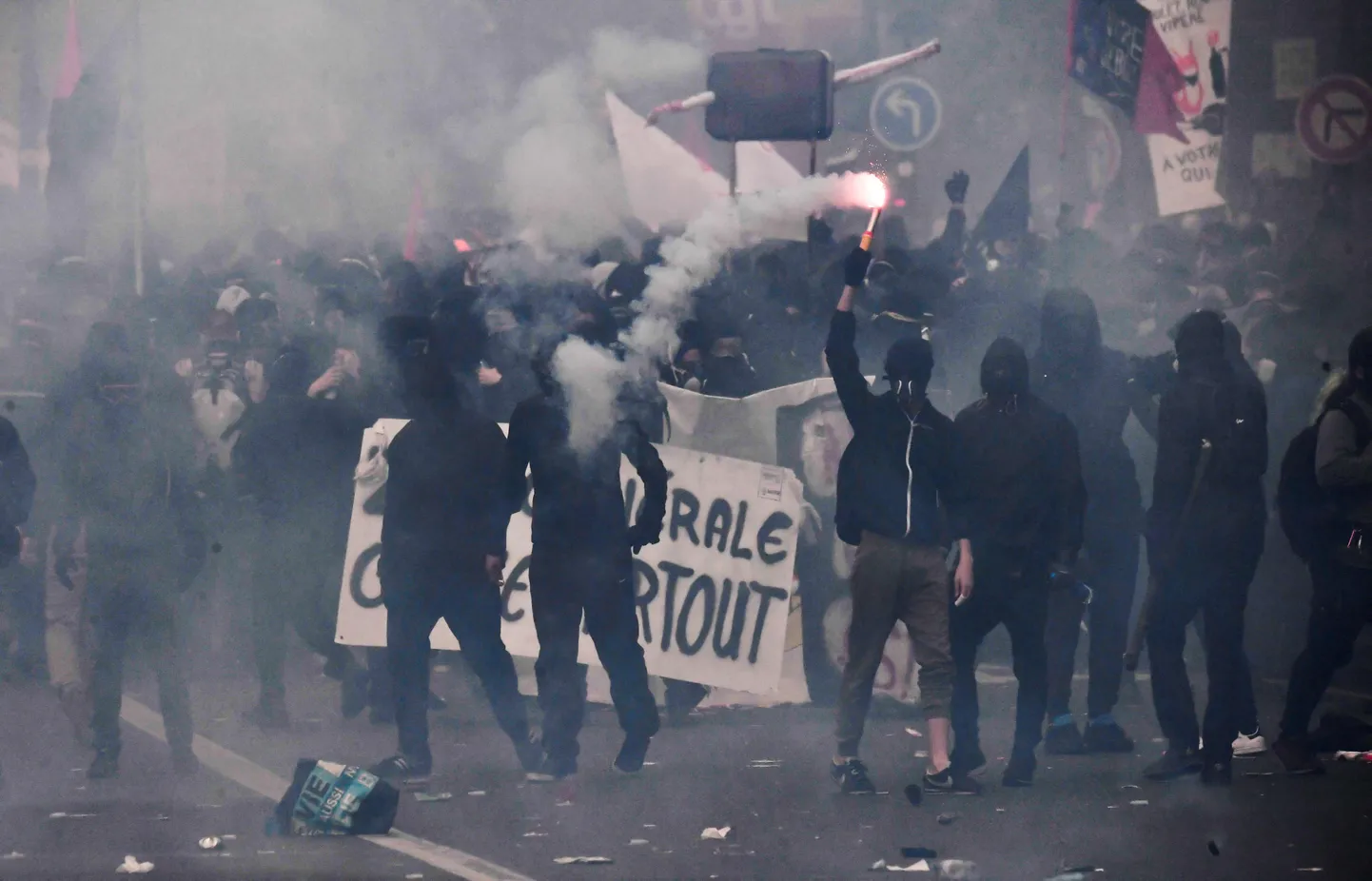 Беспорядки в Париже.