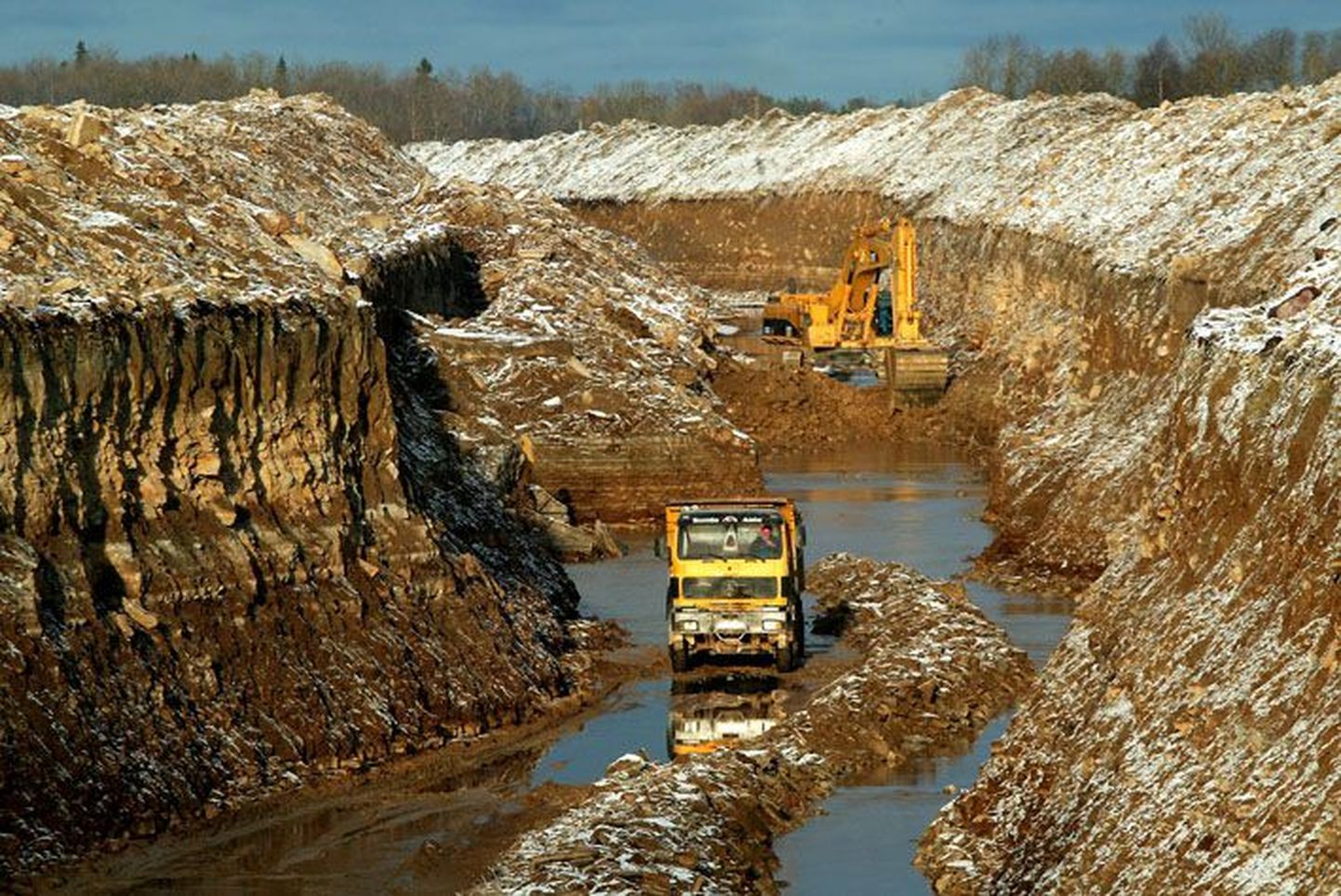 Sõmeru vallas on kaevandajaks AS Kunda Nordic Tsement.
