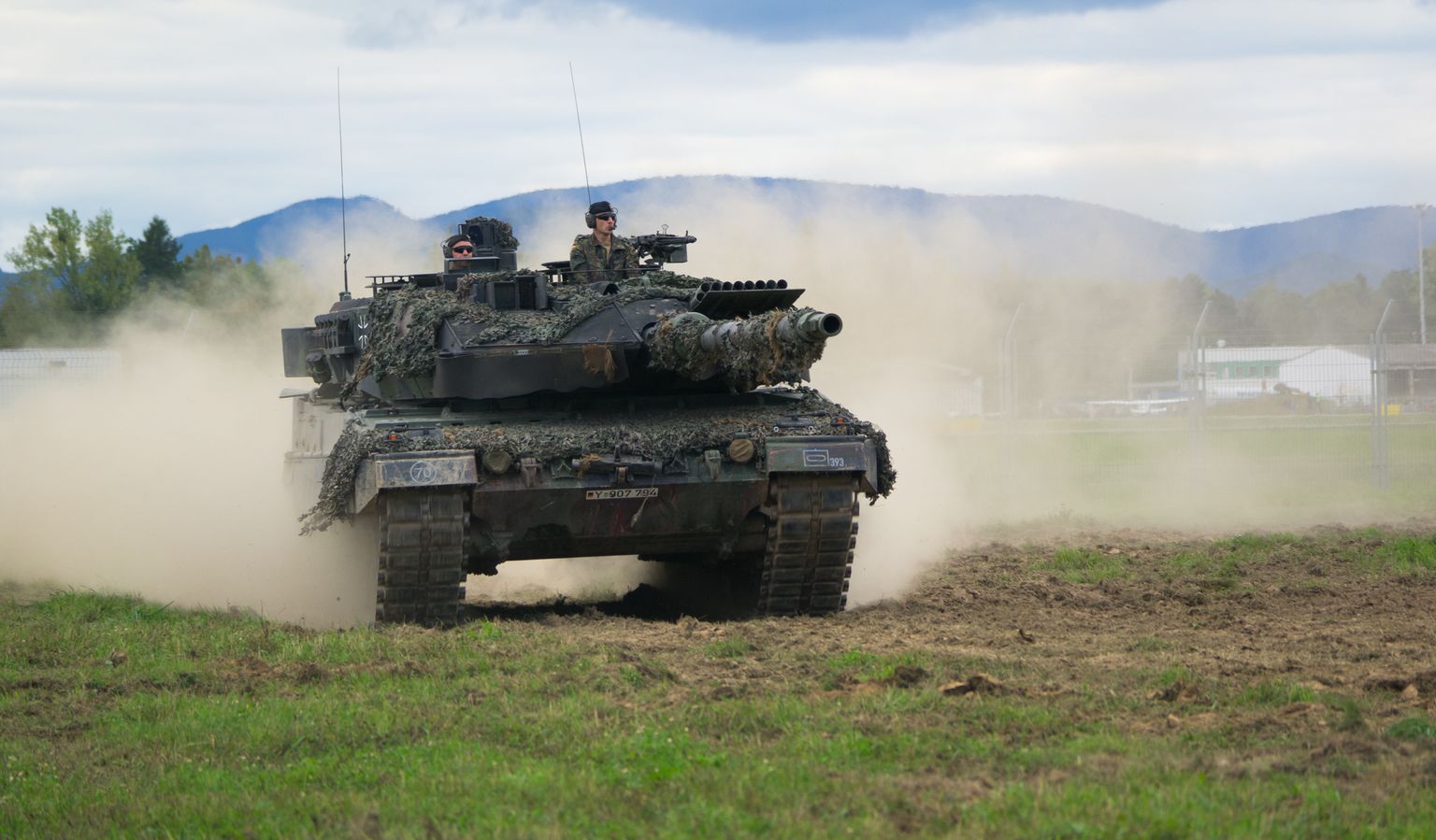Tanks "Leopard 2".