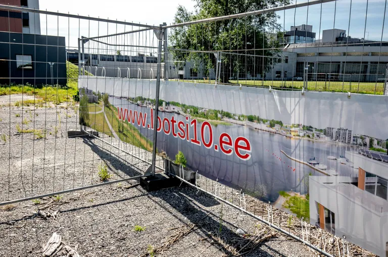 Aastaid tagasi müüs riik Lootsi 10 maatüki enampakkumisel osaühingule Herakos, mis omakorda müüs selle OÜ SP1-le.